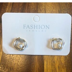 3/$20 white and gold tone faux pearl earrings